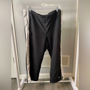 Nike Athletic Capri Pants Large